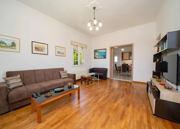 Erasmia- House 1 Ground Floor Сasa de vacaciones