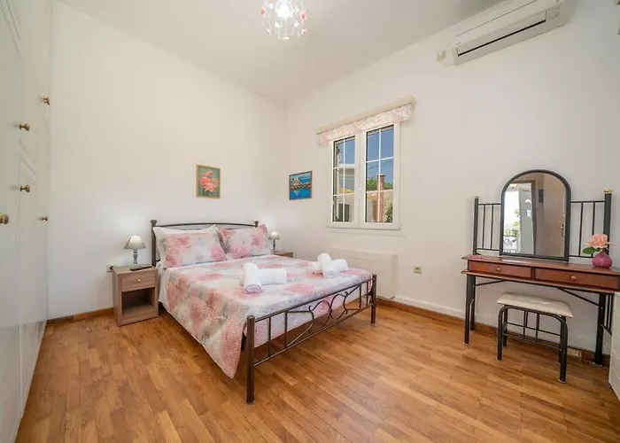 Erasmia- House 1 Ground Floor Сasa de vacaciones Svoronata