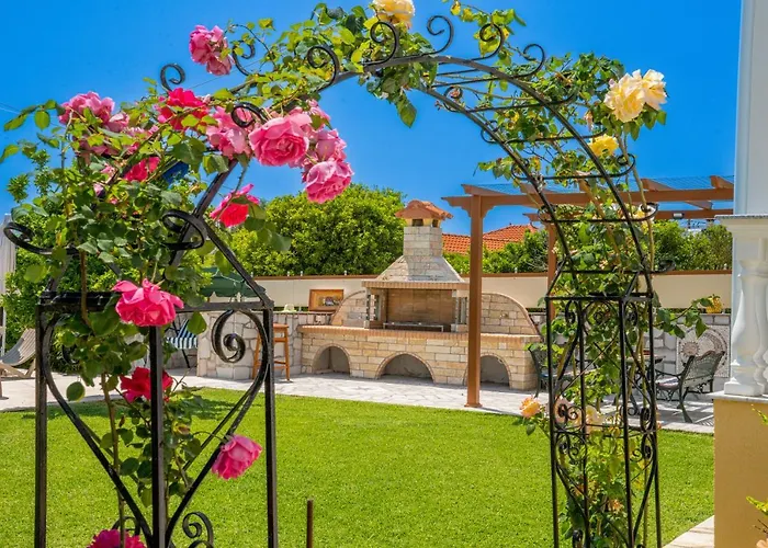 Erasmia- House 1 Ground Floor Сasa de vacaciones *